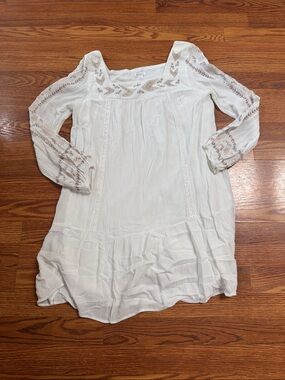 NWOT Boho White Embroidered Peasant mini dress